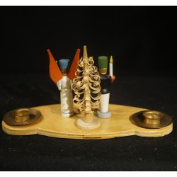 Old plate with Erzgebirge figures, size: 16,5 x 7 x 8 cm.