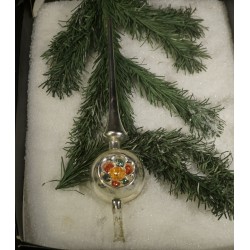 Gammelt glaspynt, spir med 2 refl., h: 28 cm.