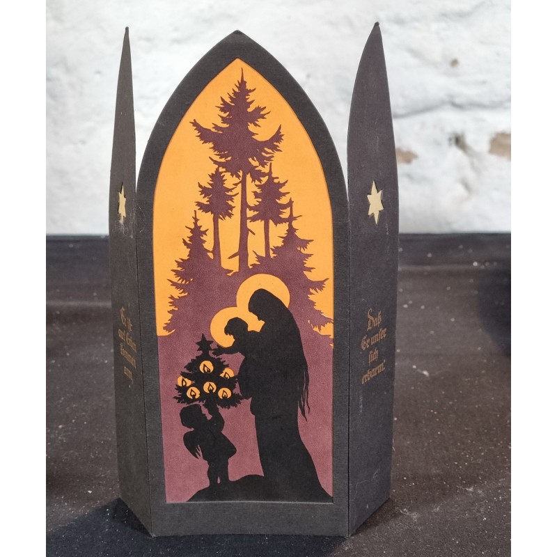 Gammel trefløjet krybbe, mål: 22 x 17 cm.