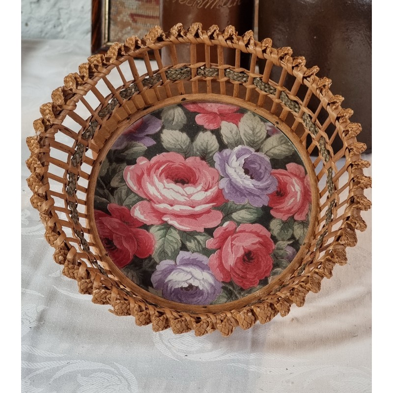 Antik kurv, blomsterbund med glasplade, h: 8 cm / Ø: 22 cm.