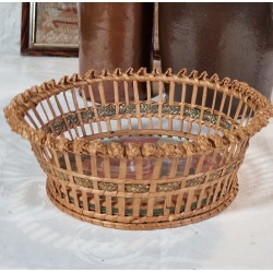 Antik kurv, blomsterbund med glasplade, h: 8 cm / Ø: 22 cm.
