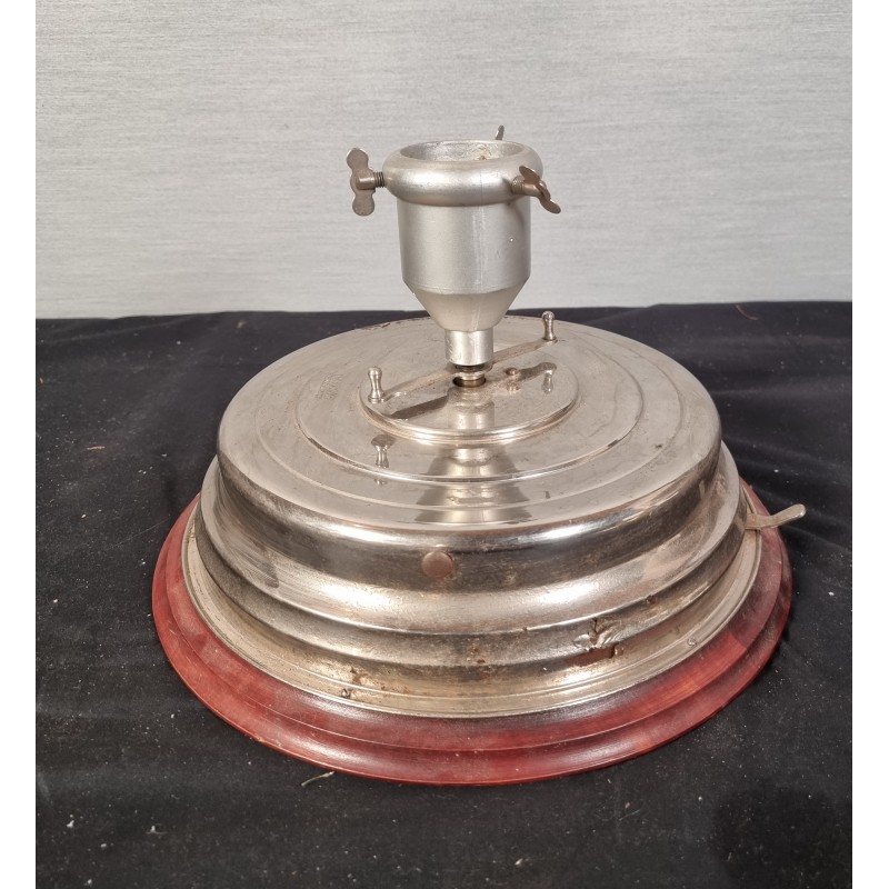 Antik juletræsfod, drejer rundt og spiller julesange, mål: 34 x 24 cm.