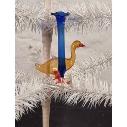 ANTIKT LAUSCHA PYNT, GÅS MED VASE, H: 9,5 CM.