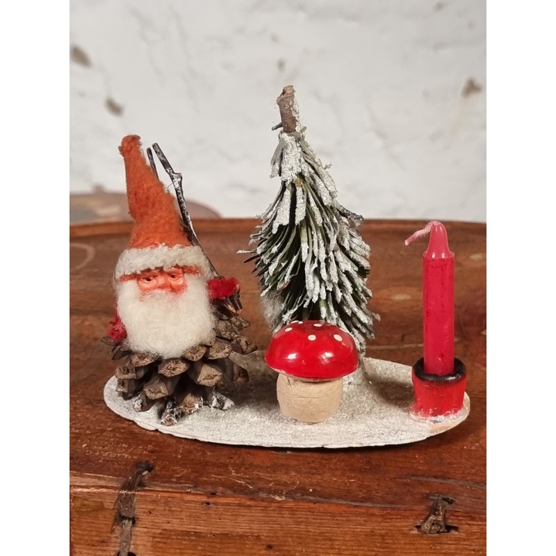 Old pinecone elf with tree, mushroom and candle, h: 10 cm (the tree).