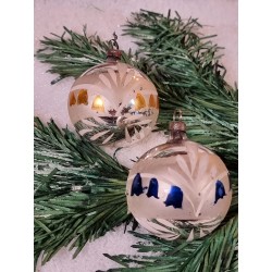 Antique glass ornaments with bell flowers, h: 5 cm (2x).