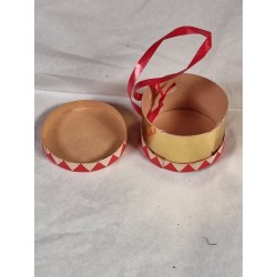 Gammel tromme, candycontainer, mål: 3 x 5 cm.
