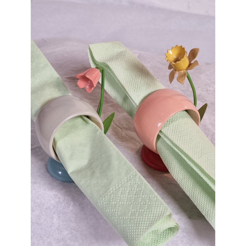 Old Easter ornaments, 2 napkin rings, h: 8 - 9,5 cm. (2x)