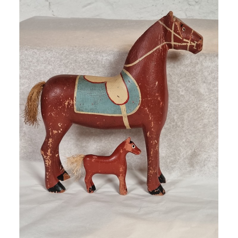 Antique prison horse in wood, h: 23 cm.