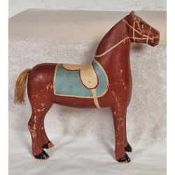 Antique prison horse in wood, h: 23 cm.