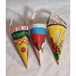 Old paper ornaments, 3 candycontainere, h: 18 (incl. hanger)