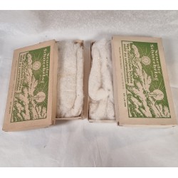 Box with old cotton, size: 11 x 20 cm.
