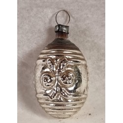 Antique glass ornament, art nouveau with a bouquet, h: 5,5 cm.