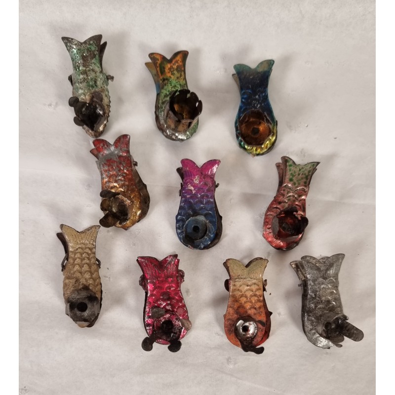 10 antique candle holders, colored fish, size: 4 x 2,5 cm.