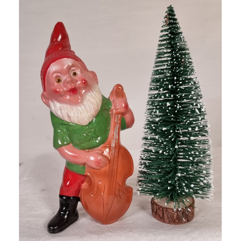 Gammel keramik nisse med glasøjne og kontrabas, h: 23 cm.