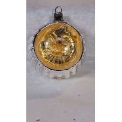 Antique reflector with colored glass threads in the middle, yellow, h: 5,5 cm.