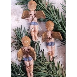 Antique angels in papier machè mass, h: 7,5 cm.