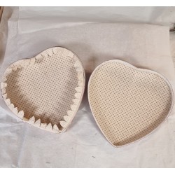 Antique heart shaped candycontainer with decoration, size: 22 x 22 cm.