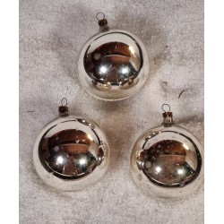 Antique, tall reflectors with star pattern, h: 7 cm.