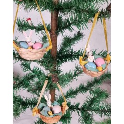 3 old Easter display in a basket with bunnies and eggs, size: 5,5 x 10 cm. 3x.