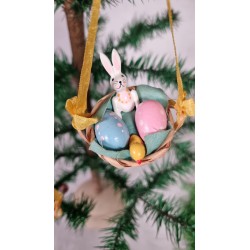 3 old Easter display in a basket with bunnies and eggs, size: 5,5 x 10 cm. 3x.