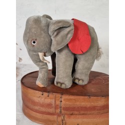 Old Steiff animal, elephant, size: 21 x 25 cm.