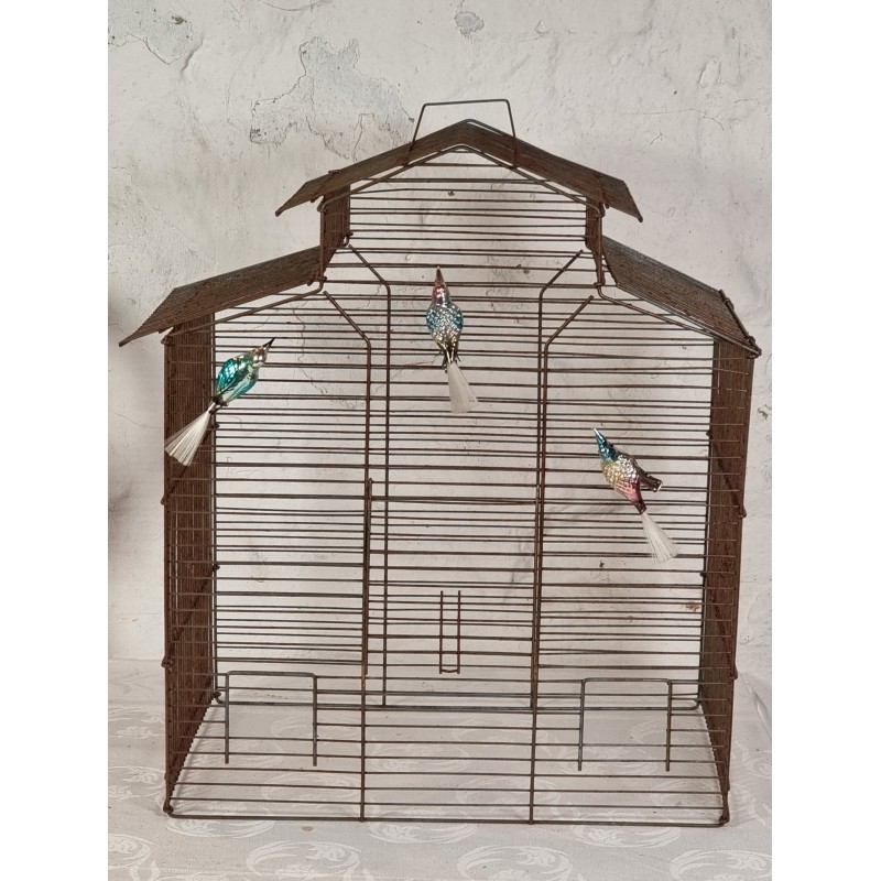 Old birdcage in metal, size: 52 x 44 x 32 cm.
