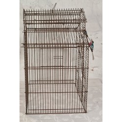 Old birdcage in metal, size: 52 x 44 x 32 cm.