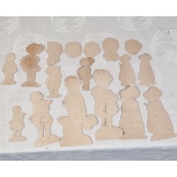 17 old scraps, boys and girls, h: 16 cm (the highest).