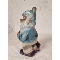 Gammel tysk havenisse med hund, gevær og kikkert, h. 28 cm.