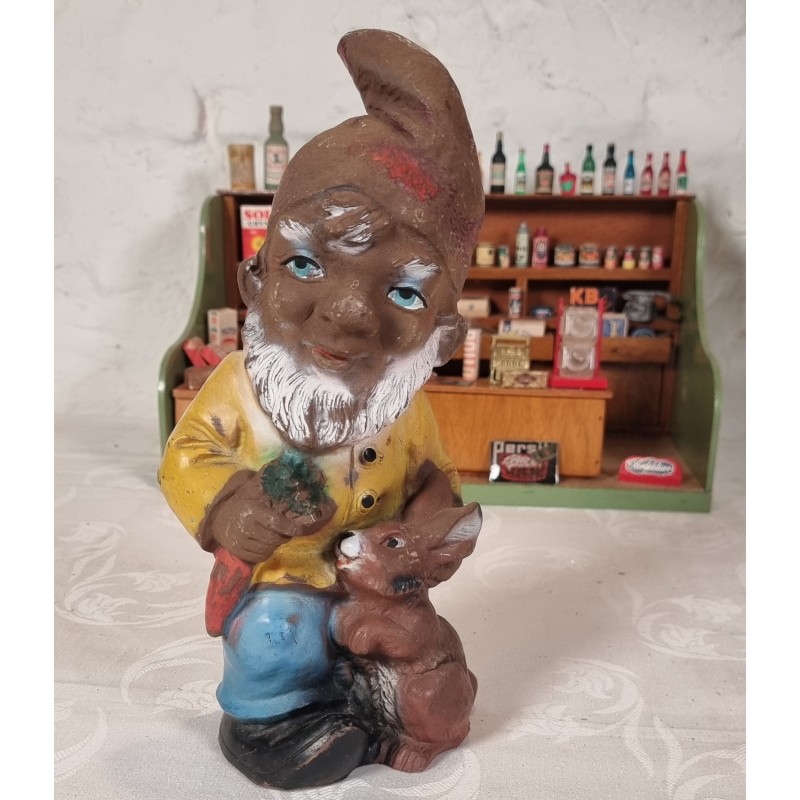 Gammel tysk havenisse med hare og gulerod, h. 28 cm.
