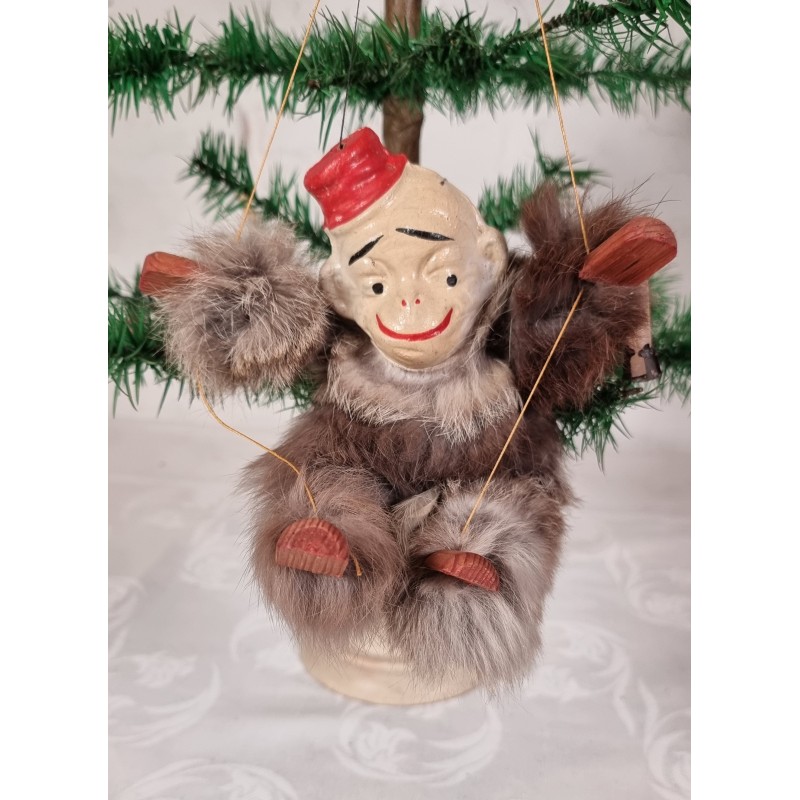 Old toy, monkey in fur with papier-mache head, h: 18 cm.