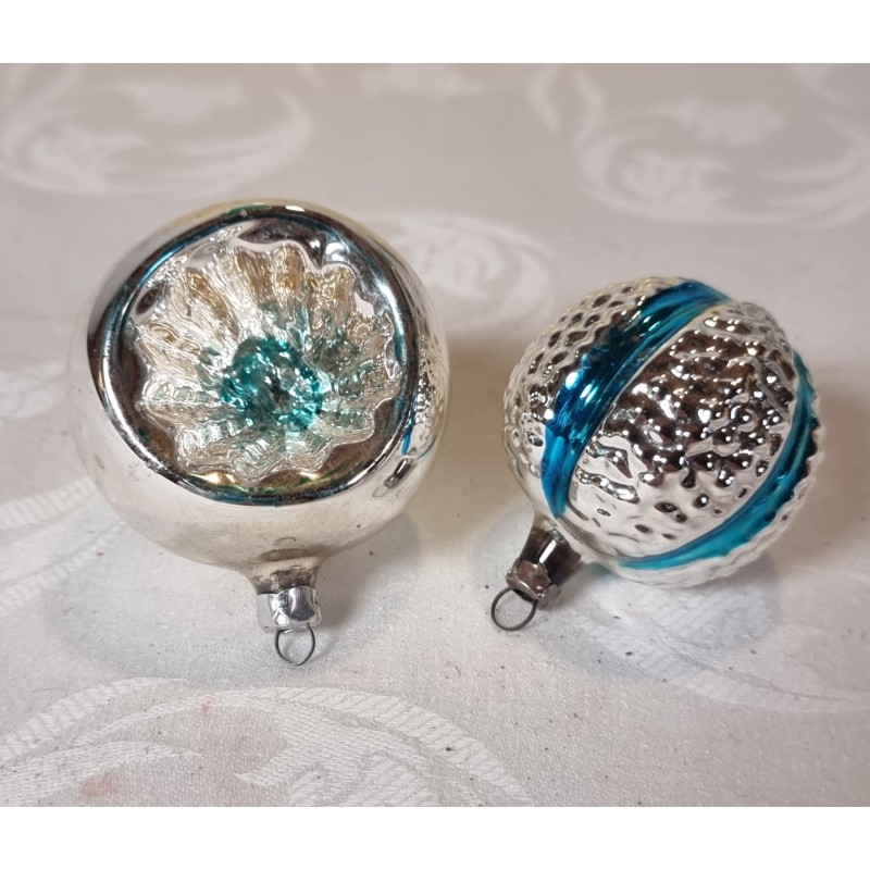 Old glass ornaments, reflector + art nouveau ornament, h: 6 cm. (2x)