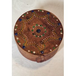 Old wig box with painting, size: 8,5 x 15 cm.