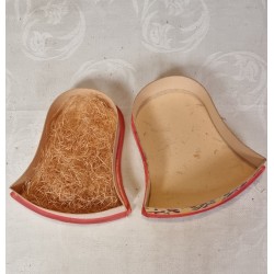 Antik candycontainer, klokke med figurer fra Erzgebirge, h: 16 cm.