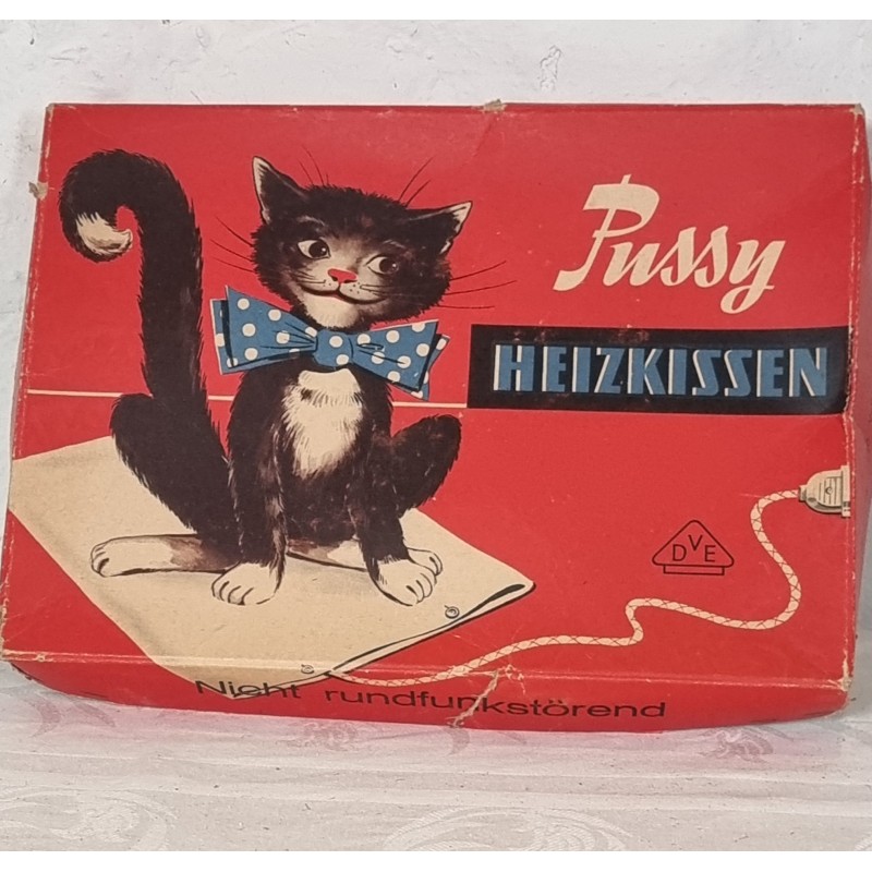 Old box with heating pad, size: 22 x 32 cm.