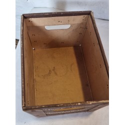 Gammel Faxe ølkasse i pap, mål: 18 x 30 x 23 cm.