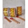 Old toy drums in metal with drumsticks, Ø: 16 cm, h: 9 cm (drum).