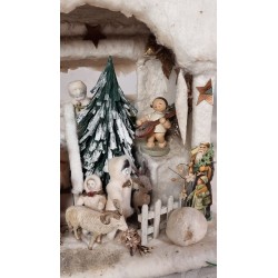 German snowhouse with 8 cotton dolls and 3 Wendt und Kühn angels, plays Christmas songs, size: 46 x 33 x22 cm.
