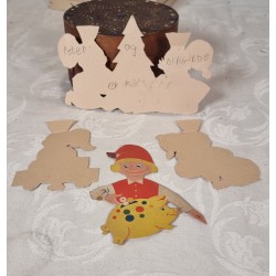 Old paper elves, h: 13 cm (the highest) (4x).