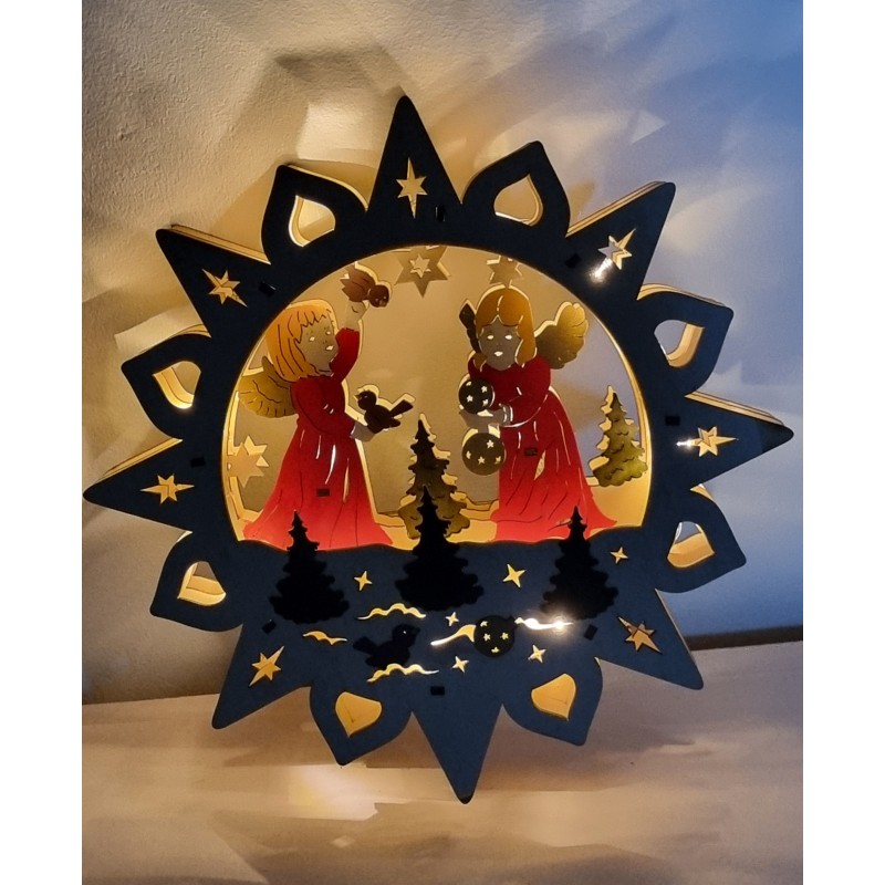 Gammelt juleophæng i træ med engle og lys, Ø: 29 cm.