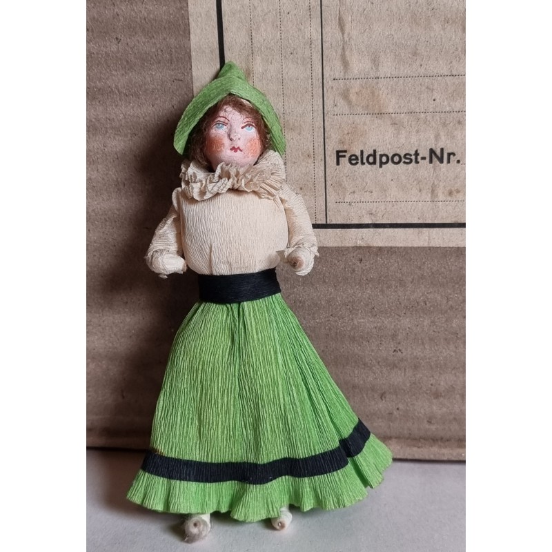 Antikt pynt, dame i crepe, vat og papmachè, h: 13 cm.