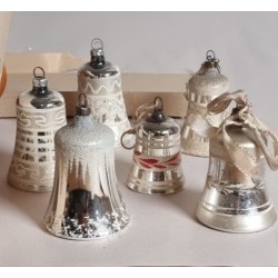 Kasse med gammelt glaspynt,...