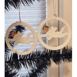 Gammelt pap pynt med engel...