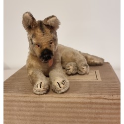 Old Steiff animal, German shepherd dog, size: 15 x 25 cm.