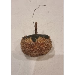Antikt vatpynt, jordbær med blade, mål: 4 x 4 cm.