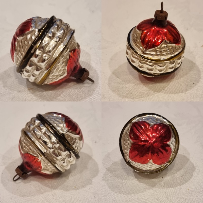 Old glass ornament, flower bud, h: 5,5 cm.