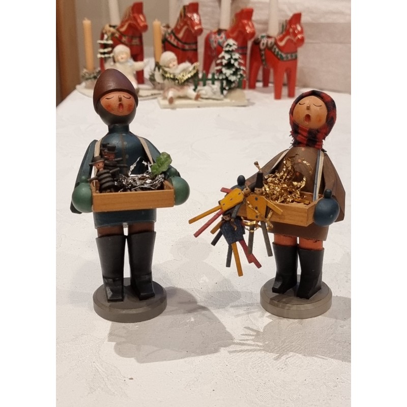 2 gamle Stritzelkinder, markedsbørn fra Dresden, h: 15 cm. (2stk)