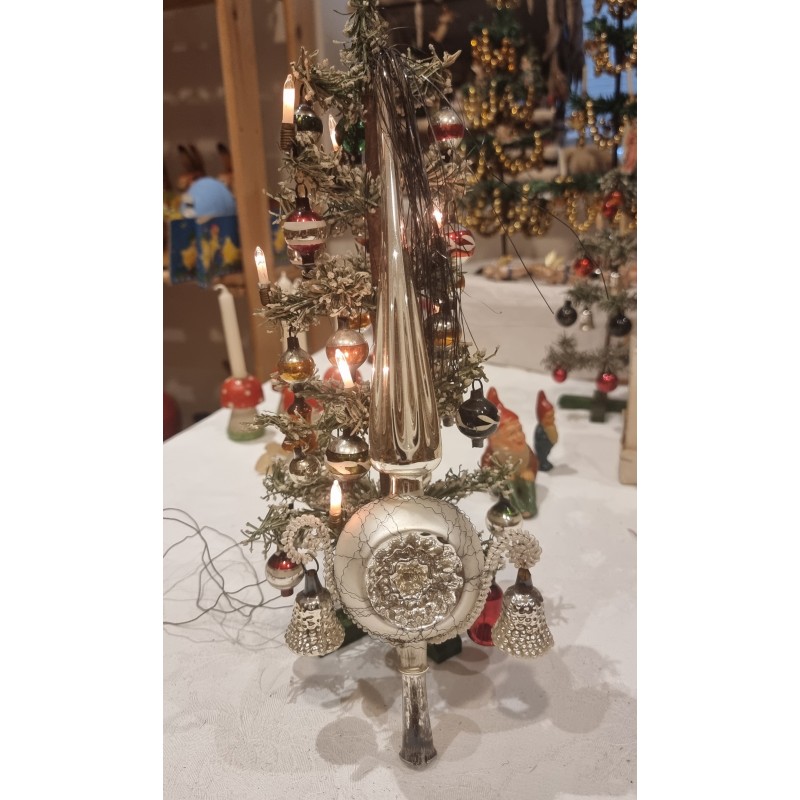 Antique tree top with wire and bells, h: 29 cm.