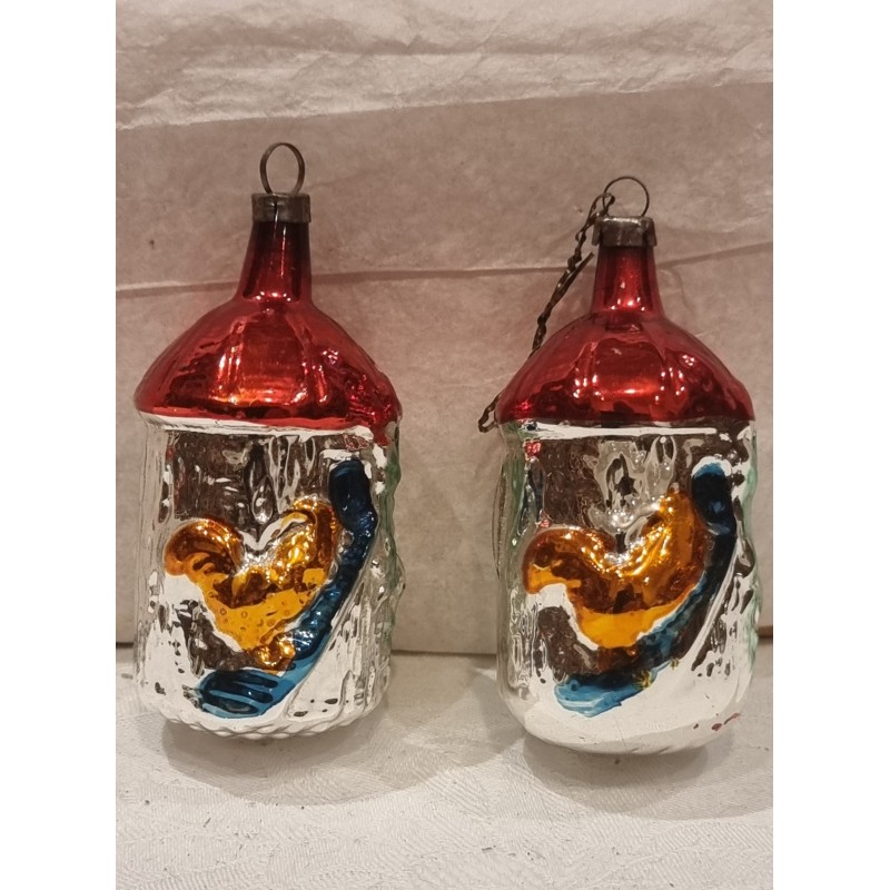 Gammelt glaspynt, hønsehus med hane, h: 7 cm.