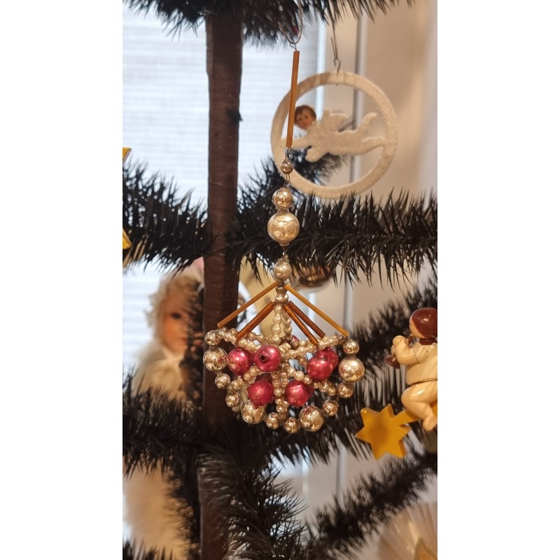 Gammelt glasperlepynt/Gablonz, h: 10 cm.